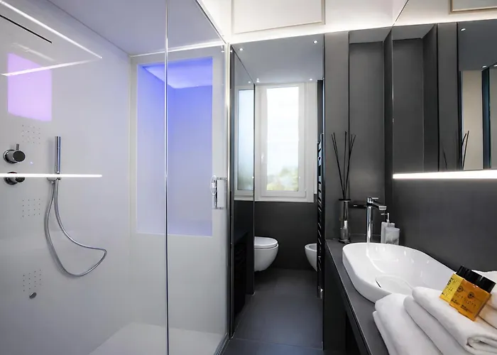 Lux- Spanish Steps 60A Exclusive Suite Apartment